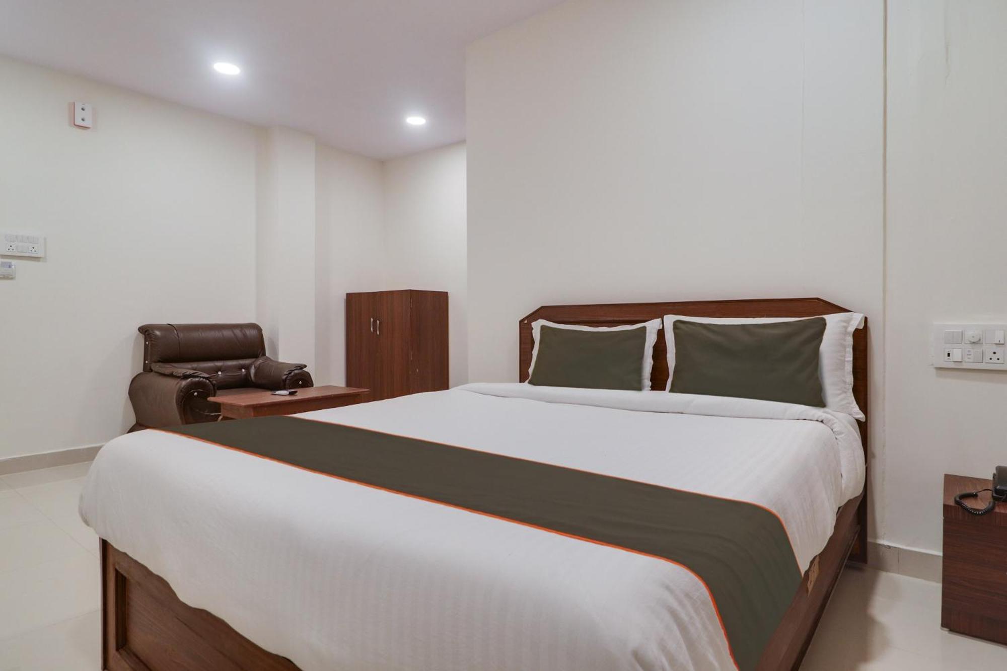 Hotel Collection O Virat Grand 3*